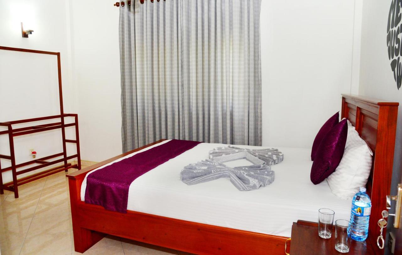 Cinnamon Holiday Inn Hikkaduwa Esterno foto